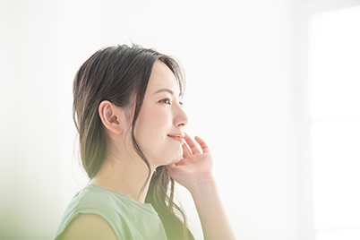 顔の歪みを直して小顔美人に